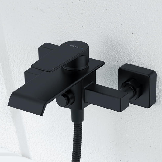 Grifo Bañera Negro en Cascada