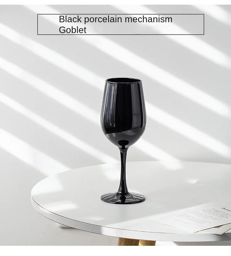 Copas de vidrio negro